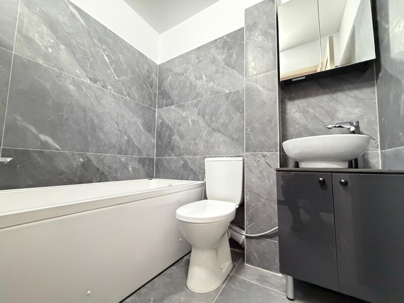 Titan, garsoniere de vanzare rate la dezvoltator,