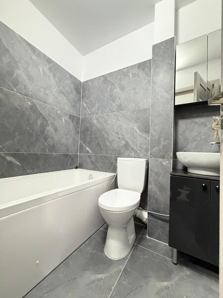 Titan, garsoniere de vanzare rate la dezvoltator,